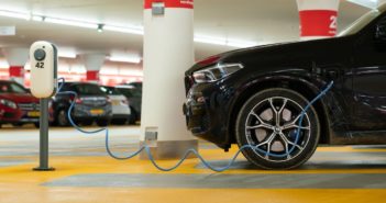 Parking payments, pricing and infrastructure key to EV switch, report finds