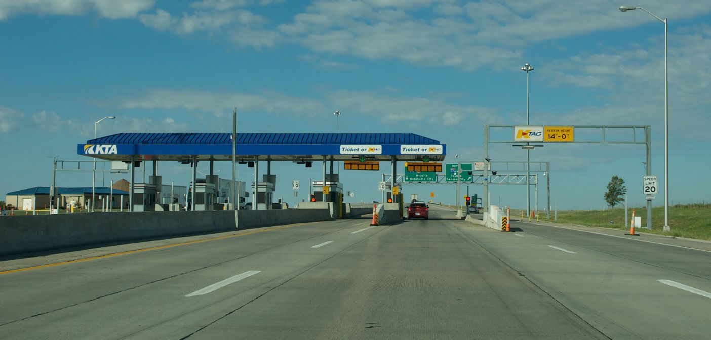 Kansas Turnpike Authority awards cashless toll zone construction