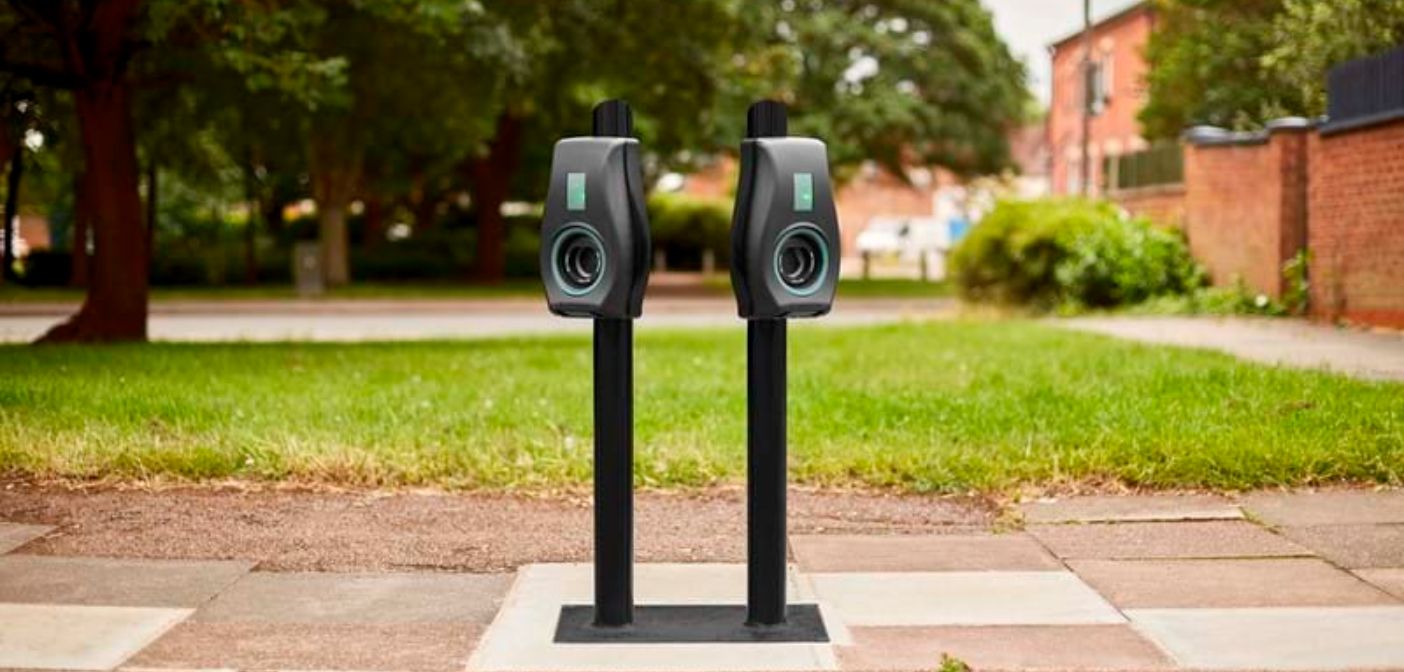 UK government and Connected Kerb to fund more than 500 EV chargers in