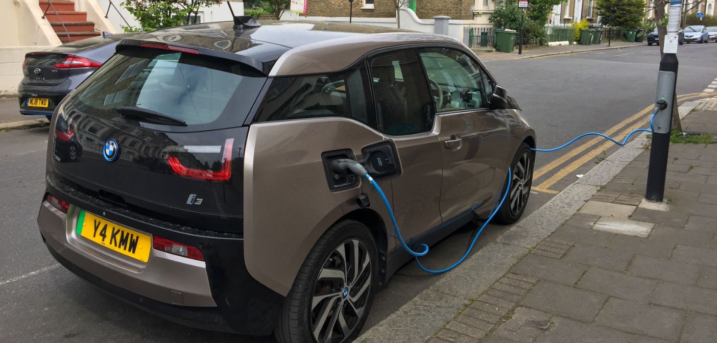 Installations begin for 100 new EV charging hubs in Trafford CiTTi