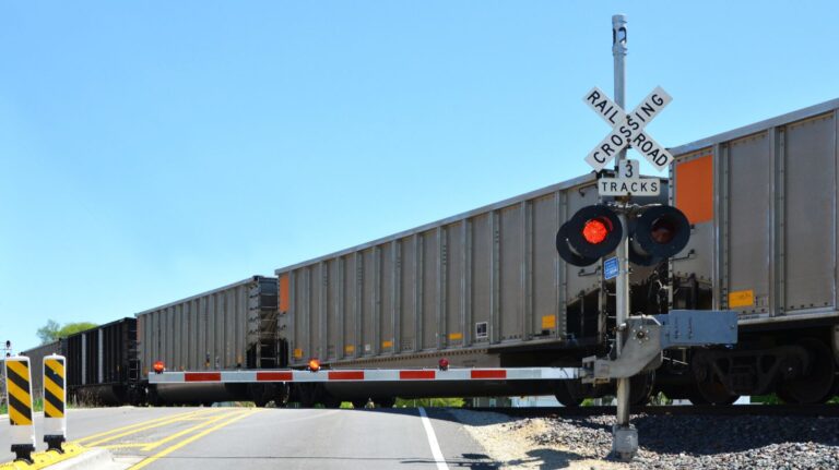 Adif awards Hitachi Rail signalling and telecommunications contract for freight
