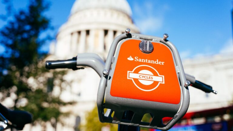 TfL introduces UK’s first in-dock charging for e-bikes alongside new mobile app