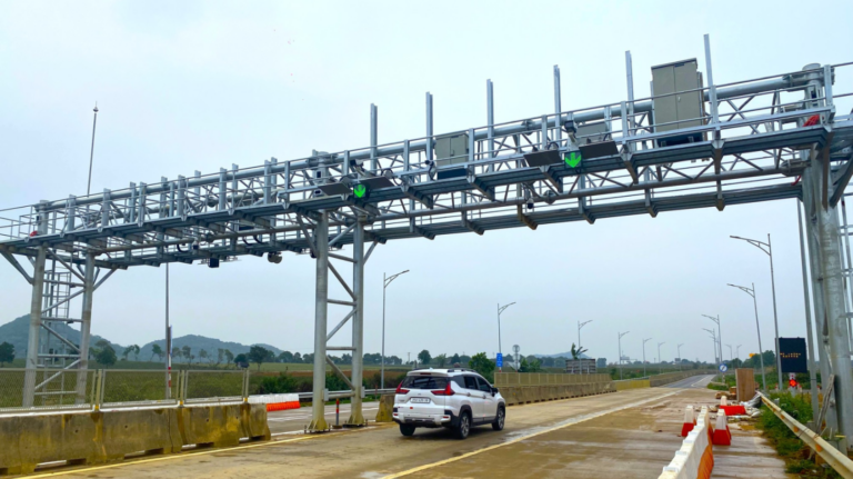Vietnam to launch smart toll collection on five North–South Expressway sections from February
